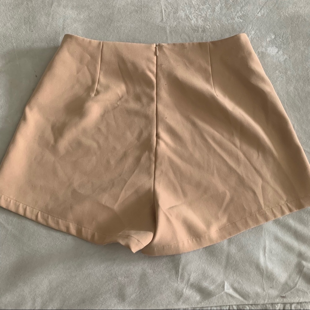 Shorts - Picture 3 of 3